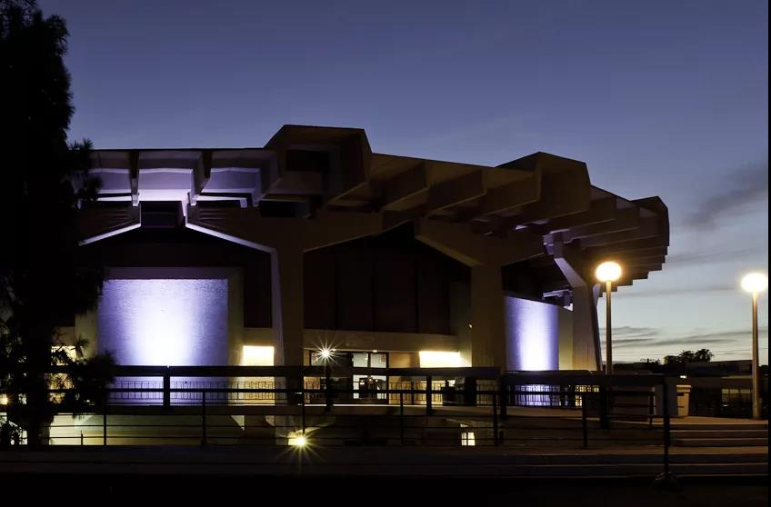 Celebrity Theatre 采用Bose ShowMatch對(duì)劇院內(nèi)擴(kuò)聲系統(tǒng)進(jìn)行更新 Celebrity Theatre 采用Bose ShowMatch對(duì)劇院內(nèi)擴(kuò)聲系統(tǒng)進(jìn)行更新