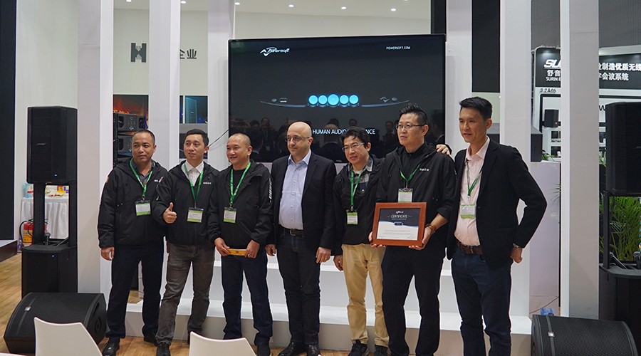 POWERSOFT 與 REYN AUDIO授權(quán)儀式 POWERSOFT 與 REYN AUDIO授權(quán)儀式