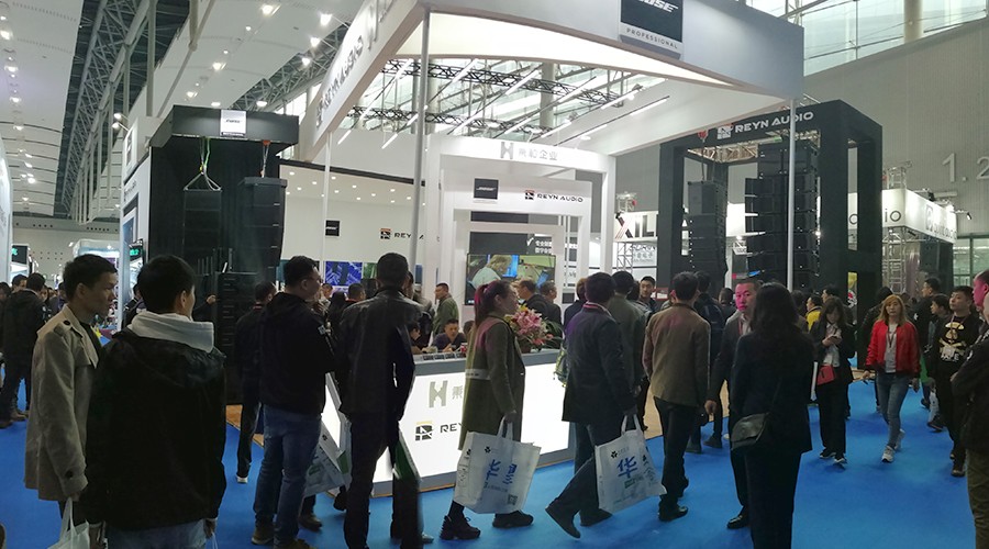 展會(huì)現(xiàn)場(chǎng) 展會(huì)現(xiàn)場(chǎng)