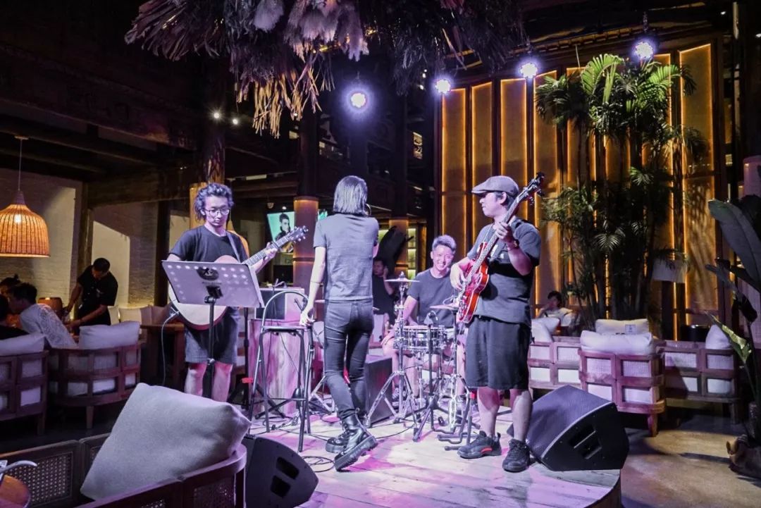 不二音樂餐吧-高新店 不二音樂餐吧-高新店